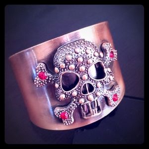 Skull bracelet with Jewels